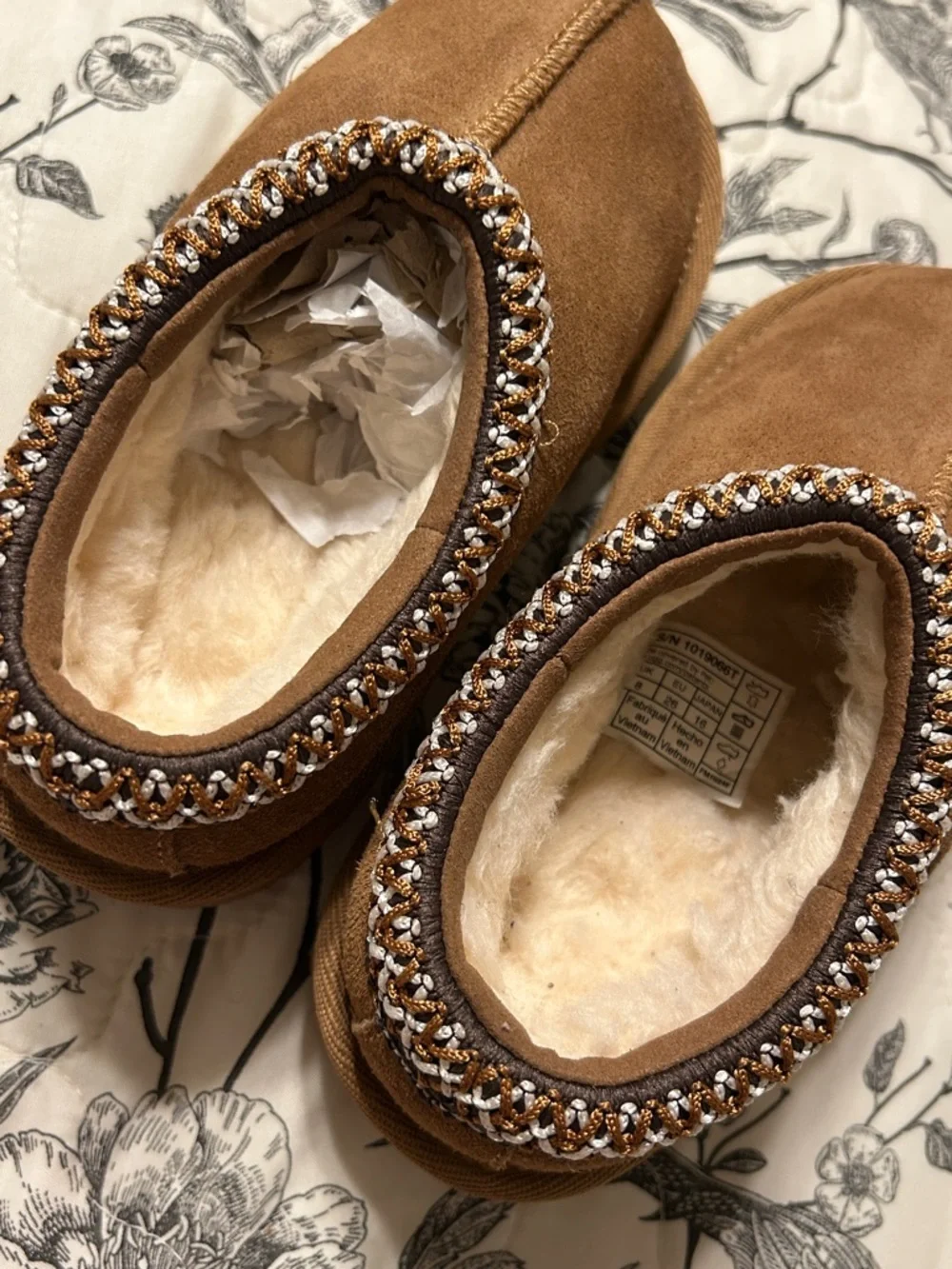 UGG Tasman chestnut Slip-On Loafers size 9 NEW